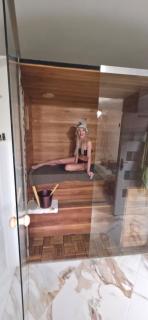 SAUNA & JACUZZI Old Town Spot - 9