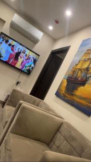 Luxury 1 Bed Apartment in Prime Location Bahria town 7 - 4