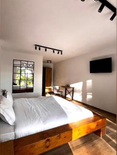 Woodland Retreat - 7