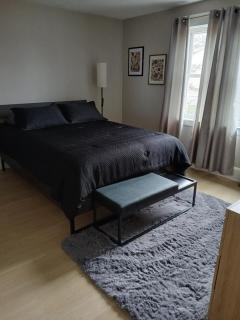 Cozy Urban Retreat - 7