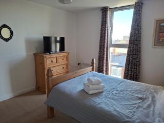 Elegant three bedroom flat - 4