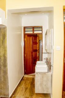 Shikari Luxville - 4