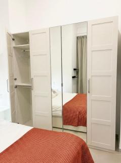 Across from the Turia Modern City Stay - 3