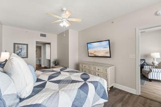 Majestic Resort! Newly Updated Beachfront 3BR Condo - 3
