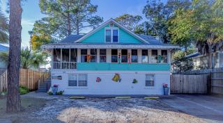 2 blocks to Bliss Tybee Beach, Minutes to Historic Savannah! - 0