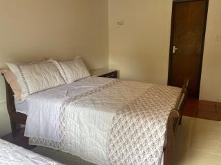 Casa da Vila, charmosa e espaçosa, fica a 150 metros da praia das castanheiras - 3