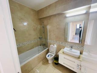 City Center Cozy Apt - 7