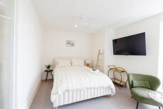 Splendid Spacious - Port Melbourne Beachside Home - 6