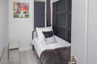 Barker House - Sleeps 5, WiFi, Parking, Netflix, Walking & Cycle Routes - 6