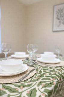 Spacious Contractor-Friendly House near NEC & Birmingham Airport - 5