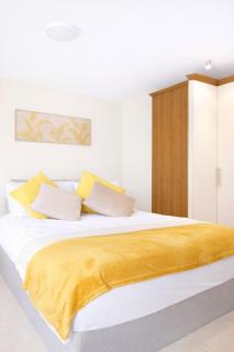 Spacious House 10 min away from NEC, BHX Parking - 4