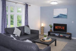 Spacious House 10 min away from NEC, BHX Parking - 2