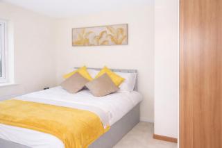 Spacious House 10 min away from NEC, BHX Parking - 1