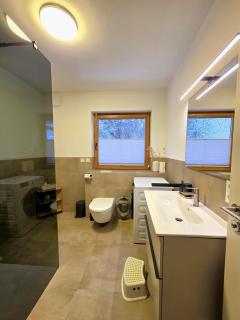 Modernes Ferienhaus mit großer Küche, Terrasse & Garten - 4