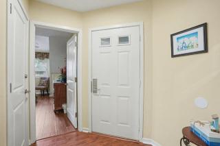 Updated 3 bedroom, 3 bathroom villa, 13D Richmond Park villa - 4