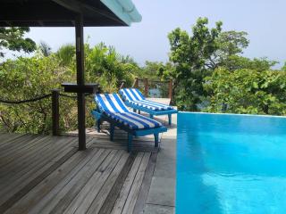 Beautiful Cottage overlooking Sea - 1