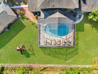 Pool Pickleball Game Room Sleeps 18 - 8