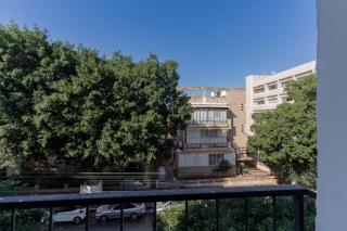 Blueground Old North Renovated Balcony TLV-39 - 5