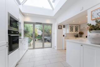 Beautiful 4 Bedroom Home - 6