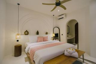 Private Pool Villa in Central Canggu-Walk to Cafés - 1