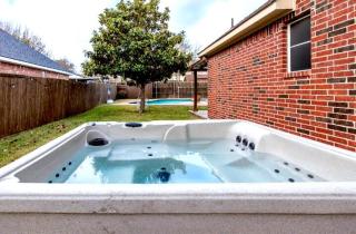 Spacious 6BR Pool Hot Tub & Game Room - 6