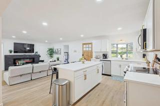 Luxurious Event-Friendly 6BR 3B Villa with Hot Tub - 2
