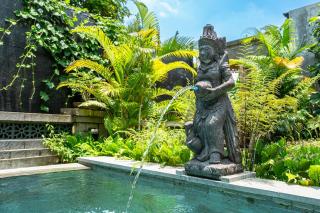 Warm Wooden Tropical Villa with Pool - 8