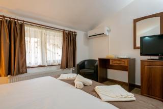 Pensiunea Restaurant Casa Lacului - Malaia - 3