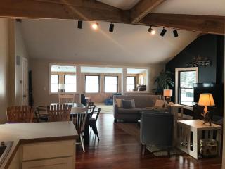 Lokato Lake House - 9