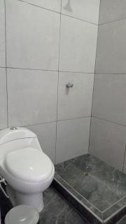 The White House 2 - 4