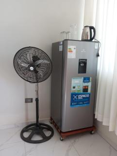 The White House 2 - 3