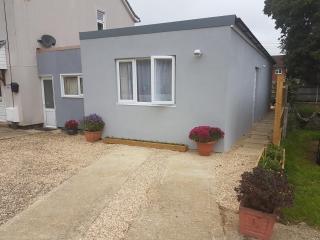 The Lily Pad apartment & Wrens Nest studio - Swindon - 0