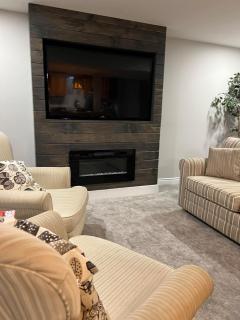 Deluxe Country Escape-Entire Basement Unit - 5