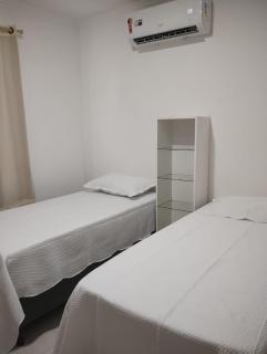 Apartamento com dois quartos, uma suíte na Praia de Taperapuã - 9