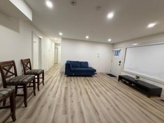 Vancouver Downtown Apartment - Walk to SkyTrain & BC Place, Free Parking - 6