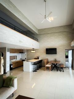 Bella Vista-Luxurious Hilltop Penthouse with Ocean View - 7