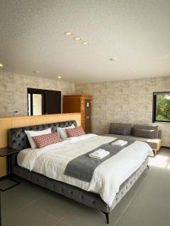 Bella Vista-Luxurious Hilltop Penthouse with Ocean View - 5