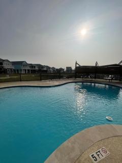 Walk 2 Beach & Huge Pool! Pets Allowed! Salty Sea Dawg - 8