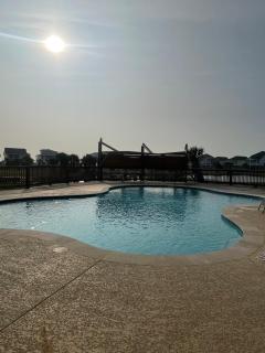 Walk 2 Beach & Huge Pool! Pets Allowed! Salty Sea Dawg - 4