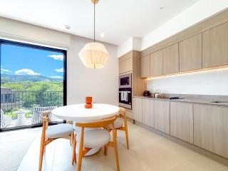 Kamin Casa, Ocean Views & Beach Club - 1