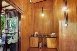 Lake Resort Bolgoda - 9