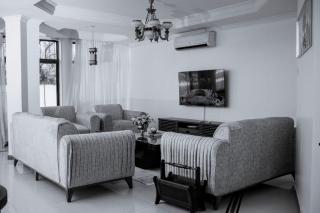 Spacious Apartment in Dar es Salaam with City, Ocean, and Pool Views - 9