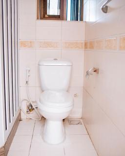 Spacious Apartment in Dar es Salaam with City, Ocean, and Pool Views - 2