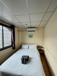 Double D Rooms & Cafe - 8