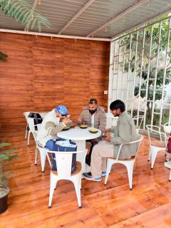 The JS cafe and hostel - 9