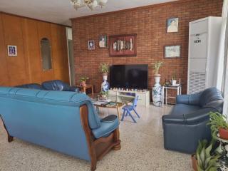 Spacious House with wide Parking Area and Lawn at Damosa Lanang - 5