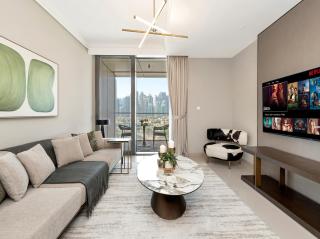 Kensington 1BR and Study with Sofa Bed Burj View Dubal mall link - 2
