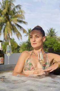 Coastal Dream House with Jacuzzi - 3 Bedrooms - Just Steps from a Stunning Beach - 9