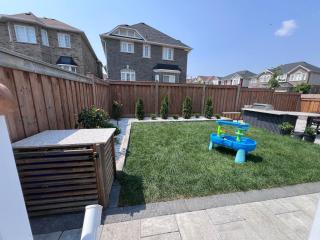 Luxury 2 Bedroom 2Bathroom Modern B Apartment in Ajax, Toronto - 5