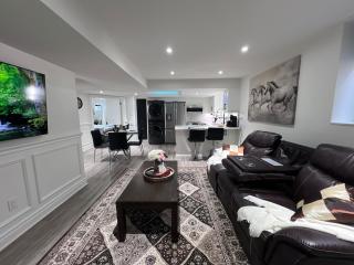 Luxury 2 Bedroom 2Bathroom Modern B Apartment in Ajax, Toronto - 1